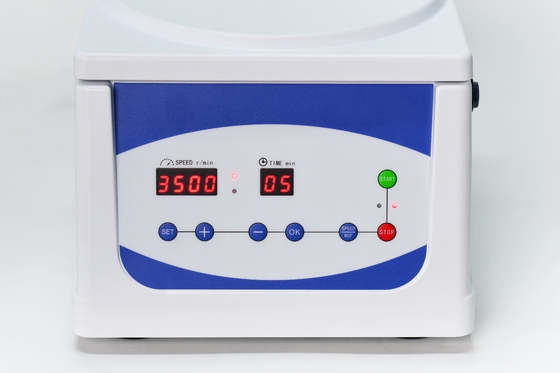 컴팩트 8x15ml 용량 저속 원심분리장 최대 4000 RPM 실험실 효율을 위해
