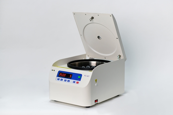 조용하고 효율적인 Labtech 테이블 상단 저속 원심 분기 최대 속도 4000 RPM 및 소음 수준 ≤55dB ((A)